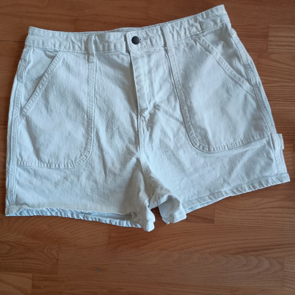 Universal Thread Highest Rise Midi Cargo Shorts White Classic Preppy Nautical
